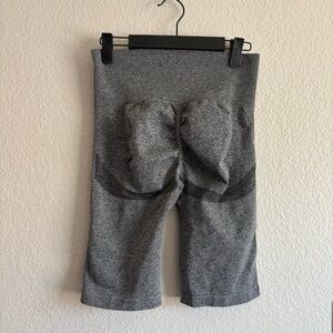 Grey Women’s Scrunch Butt Mid Length Leggings